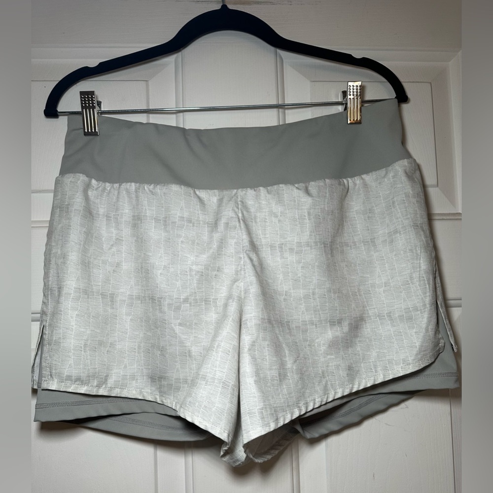 Women's Linc Activewear Shorts‎ Size Large Gray/White